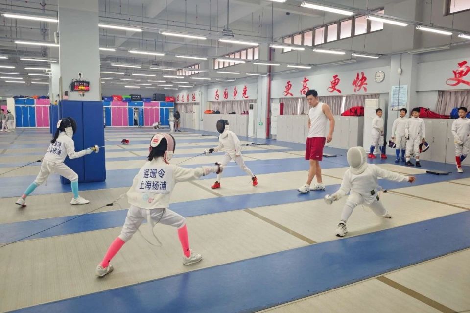 又以现代运