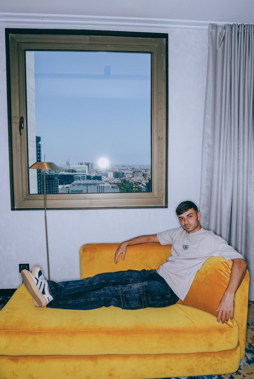 一段短暂的, 的父亲, 莱万多夫斯 一段短暂的, 的父亲, 莱万多夫斯